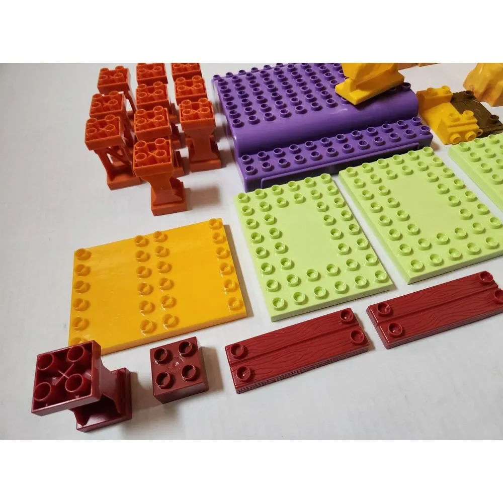 Mega Bloks Mixed Lot – Train Station & Building Pieces